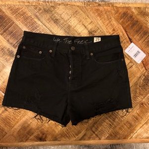 New with tags free people size 29 black jean shorts distressed